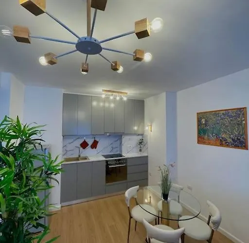 Flat In The Center Daire Tiran